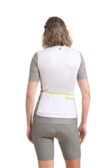 JolieRide Jersey Women’s Lightweight Cycling Jersey with 5 Pockets #color_Bone-and-avocado, Blanc-Et-avocado