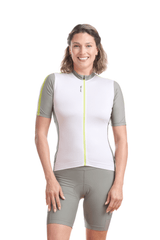 JolieRide Jersey Women’s Lightweight Cycling Jersey with 5 Pockets #color_Bone-and-avocado, Blanc-Et-avocado